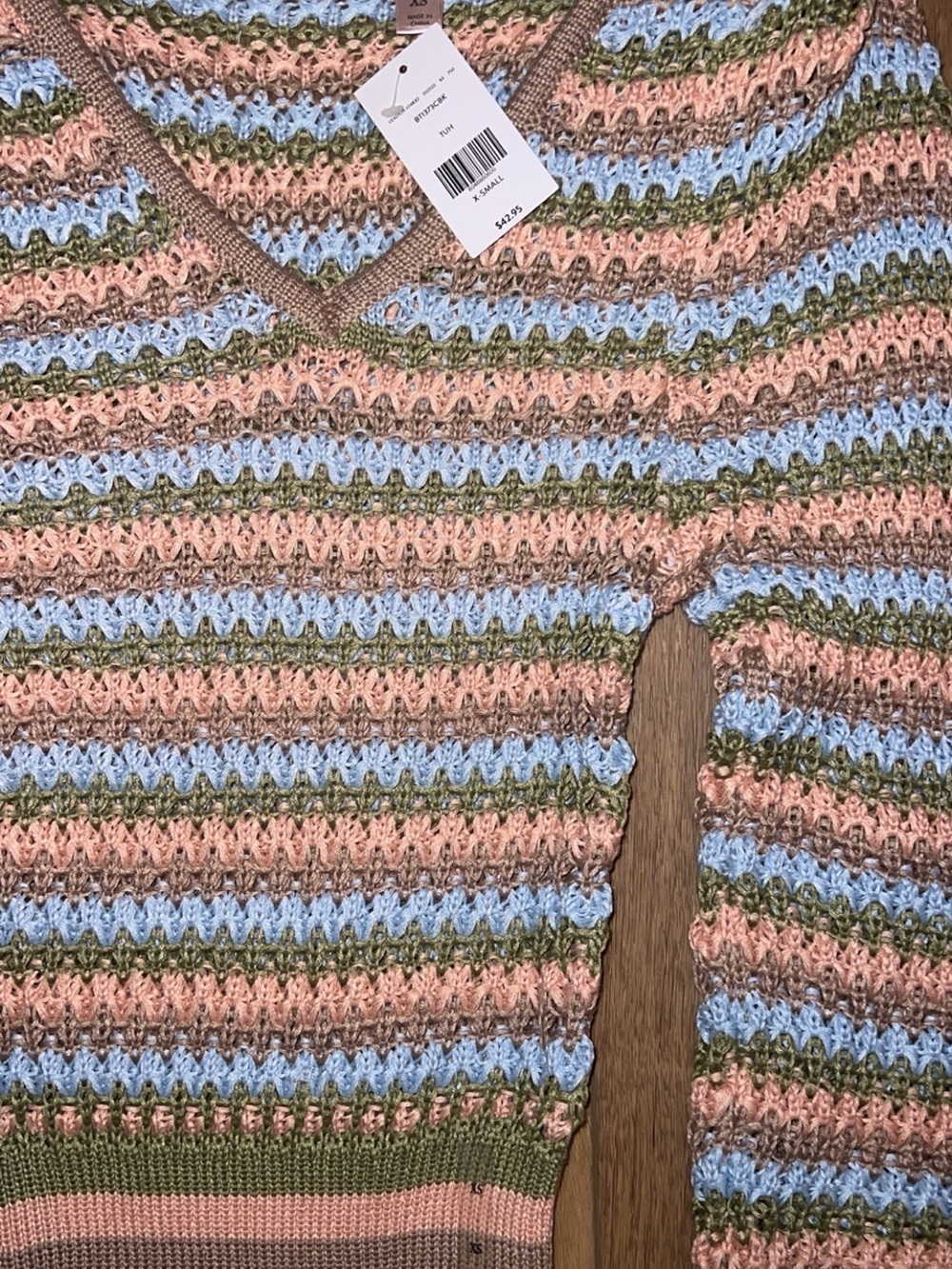 Willow Root - V-Neck Pastel Stripe Sweater - Picture 3 of 4